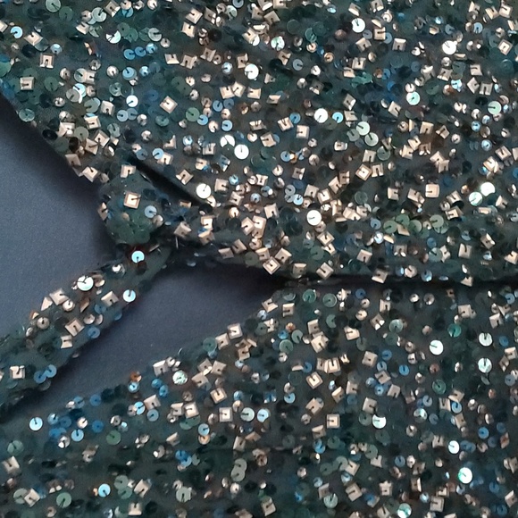 Aidan Mattox floor length gown size 6 - Picture 6 of 10